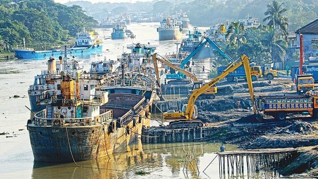 ছোট শহরে ২০ হাজার কোটি টাকার বাণিজ্য