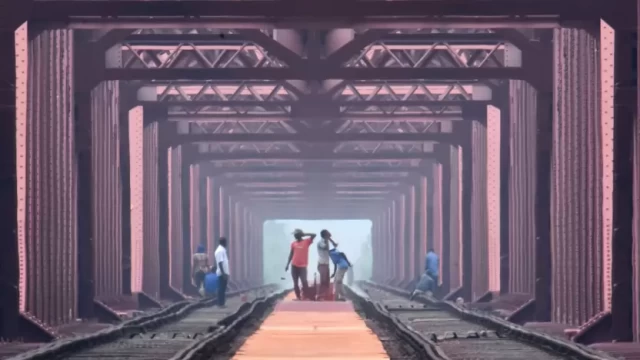 যেসব সংকট থেকে সাংবাদিকতাকে বাঁচাতে হবে