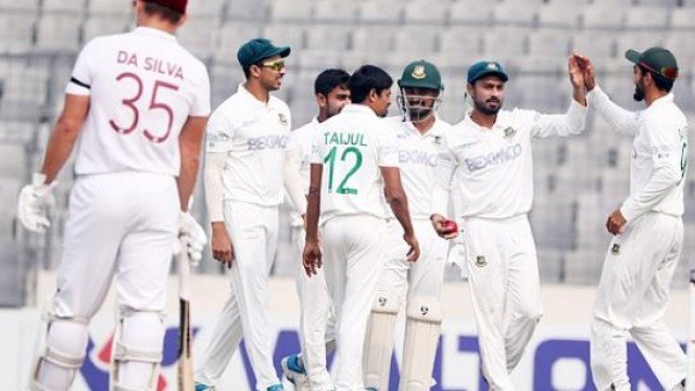 ব্যাটিংয়ে শুরু ওয়েস্ট ইন্ডিজের